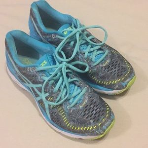 ASICS gel Kayano size 10